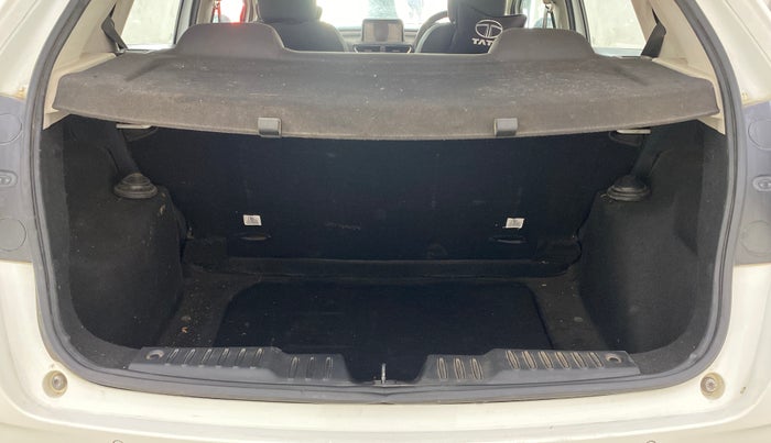 2022 Tata ALTROZ XM PLUS PETROL, Petrol, Manual, 69,373 km, Boot Inside