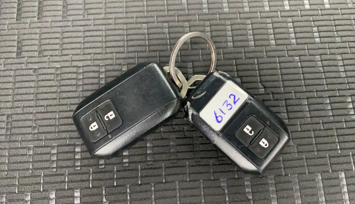 2024 Maruti Swift ZXI PLUS AMT DUAL TONE, Petrol, Automatic, 5,119 km, Key Close Up