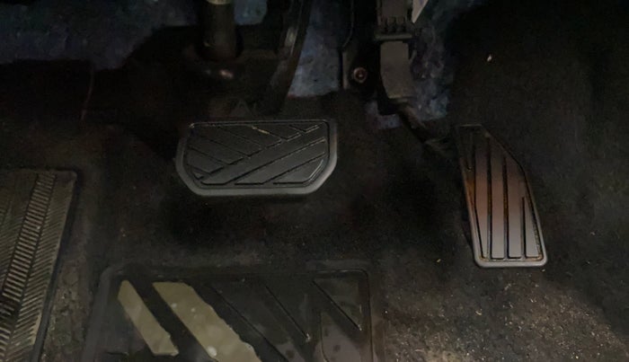 2024 Maruti Swift ZXI PLUS AMT DUAL TONE, Petrol, Automatic, 5,119 km, Pedals