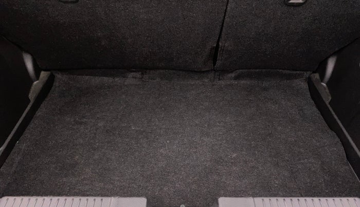 2024 Maruti Swift ZXI PLUS AMT DUAL TONE, Petrol, Automatic, 5,119 km, Boot Inside