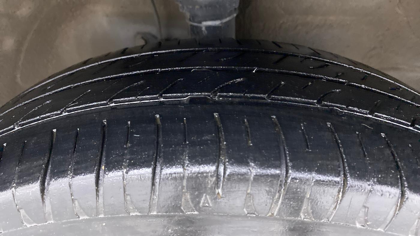 2018 Maruti Wagon R 1.0 VXI, Petrol, Manual, 83,070 km, Right Front Tyre Tread