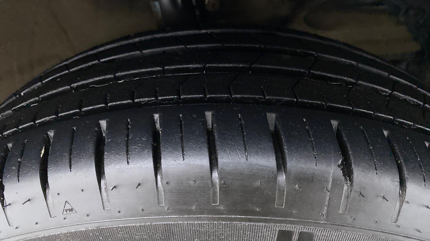 2021 Maruti Baleno ZETA PETROL 1.2, Petrol, Manual, 14,408 km, Right Front Tyre Tread