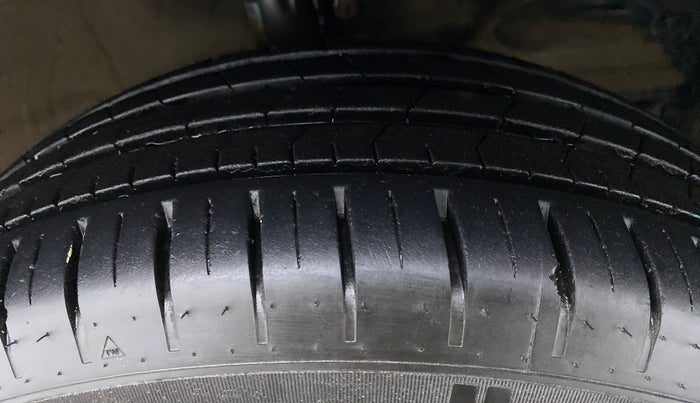 2021 Maruti Baleno ZETA PETROL 1.2, Petrol, Manual, 14,408 km, Right Front Tyre Tread