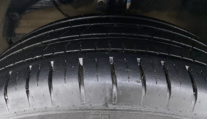 2021 Maruti Baleno ZETA PETROL 1.2, Petrol, Manual, 14,408 km, Left Front Tyre Tread
