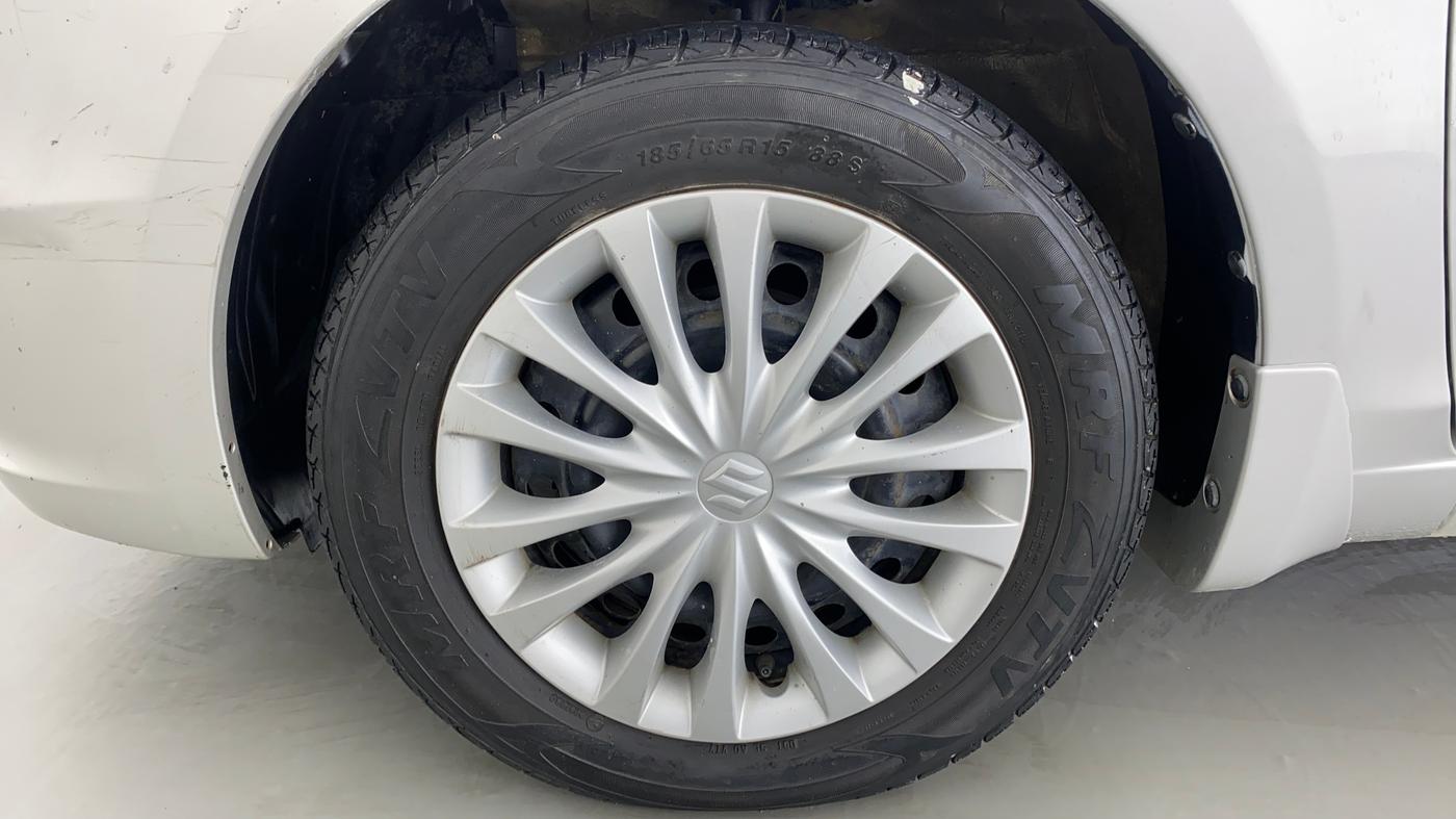 2015 Maruti Ciaz VXI PLUS, Petrol, Manual, 76,262 km, Left Front Wheel