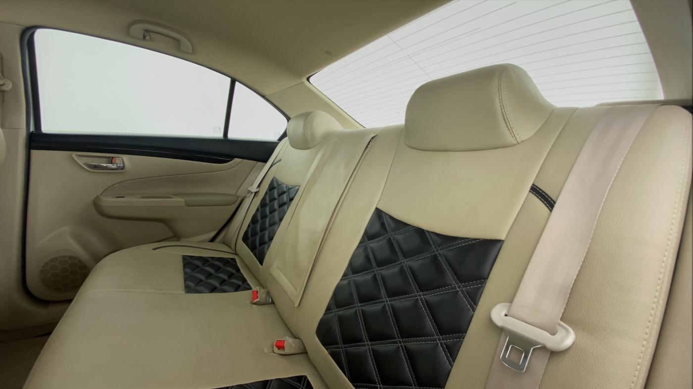 2015 Maruti Ciaz VXI PLUS, Petrol, Manual, 76,262 km, Right Side Rear Door Cabin