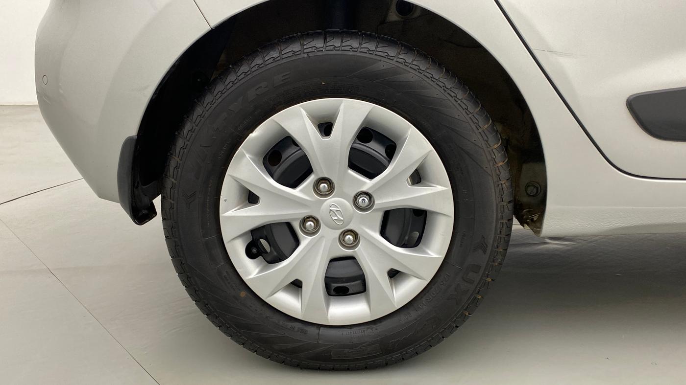 2017 Hyundai Grand i10 1.2 KAPPA SPORTZ (O), Petrol, Manual, 12,246 km, Right Rear Wheel