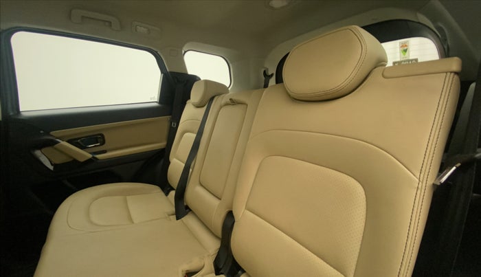 2022 Tata Safari XZA PLUS ADVENTURE, Diesel, Automatic, 42,408 km, Right Side Rear Door Cabin