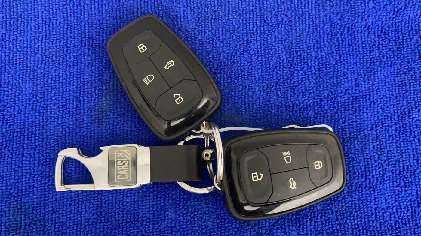2022 Tata Safari XZA PLUS ADVENTURE, Diesel, Automatic, 42,408 km, Key Close Up
