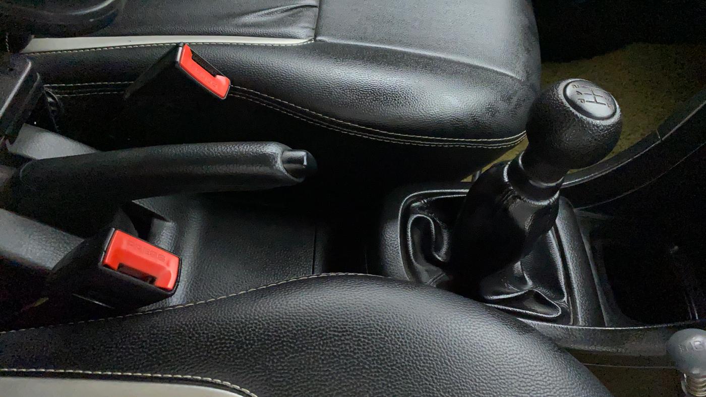 2017 Maruti Swift LXI OPT, Petrol, Manual, 25,227 km, Gear Lever