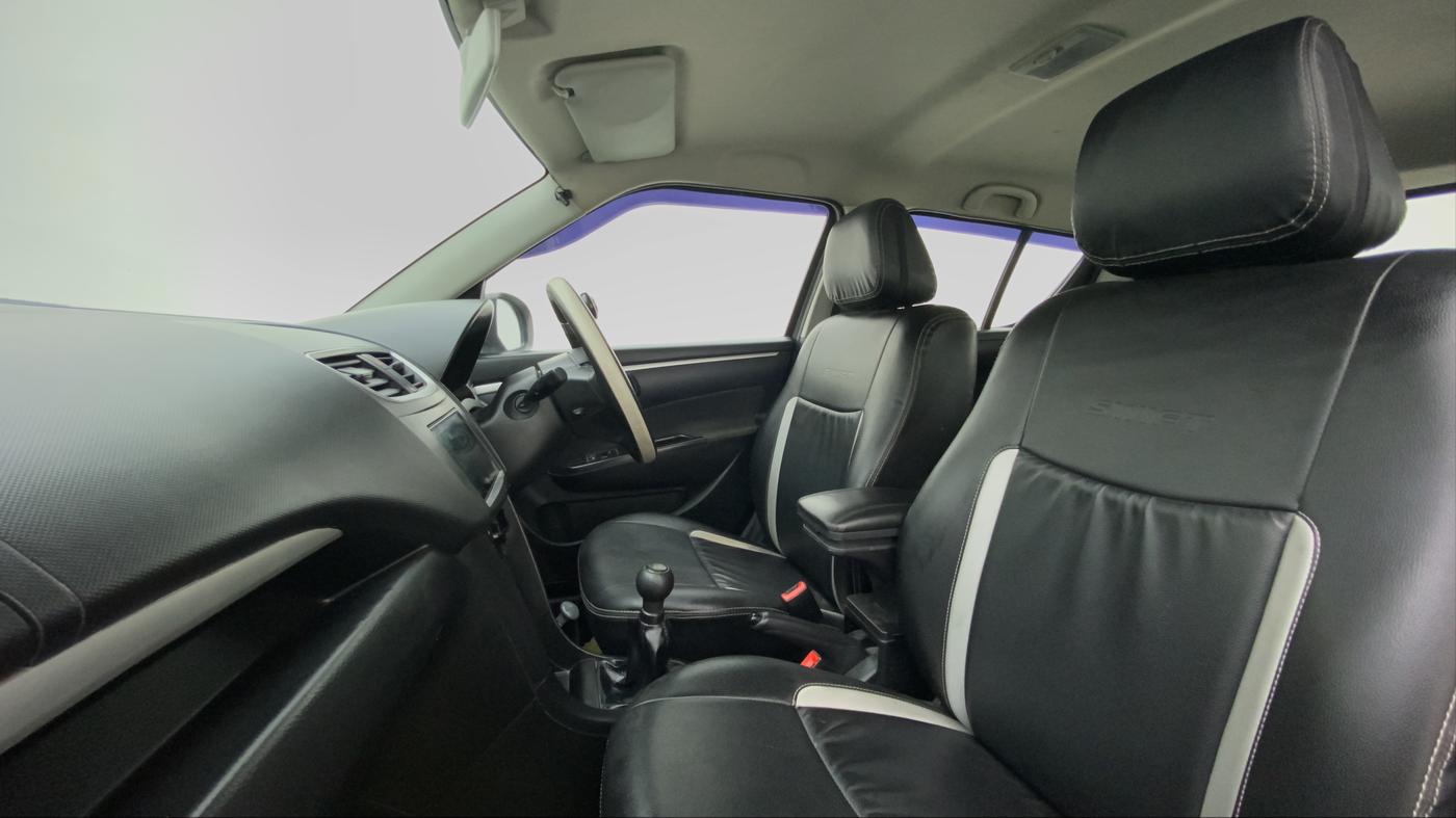 2017 Maruti Swift LXI OPT, Petrol, Manual, 25,227 km, Right Side Front Door Cabin