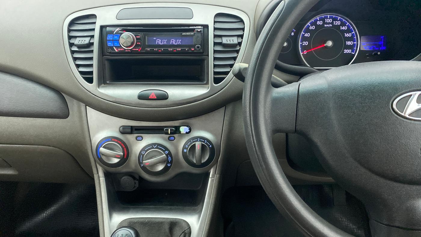 2011 Hyundai i10 MAGNA 1.1, Petrol, Manual, 42,576 km, Air Conditioner