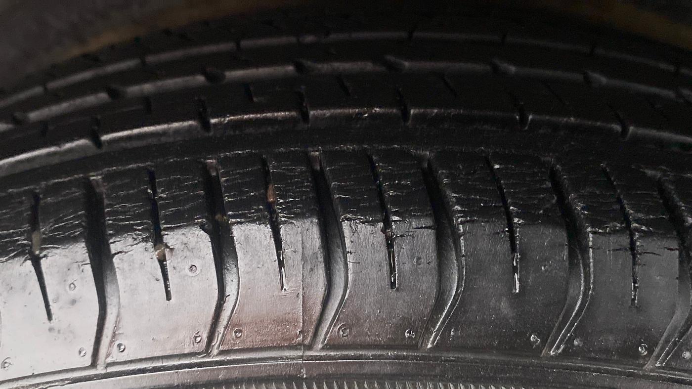 2011 Hyundai i10 MAGNA 1.1, Petrol, Manual, 42,576 km, Right Rear Tyre Tread