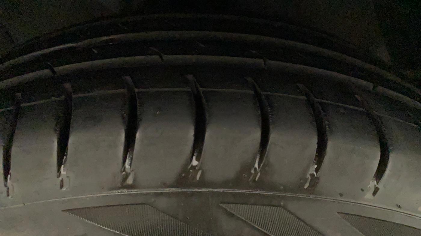 2013 Hyundai i20 MAGNA (O) 1.2, CNG, Manual, 52,084 km, Right Front Tyre Tread