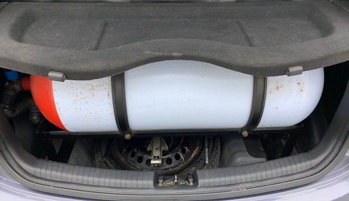 2017 Hyundai Grand i10 MAGNA 1.2 KAPPA VTVT, CNG, Manual, 82,848 km, Boot Inside