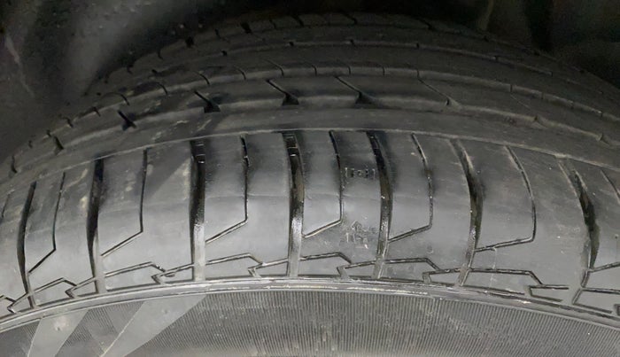 2015 Hyundai Creta SX (O) 1.6 DIESEL, Diesel, Manual, 81,266 km, Left Rear Tyre Tread