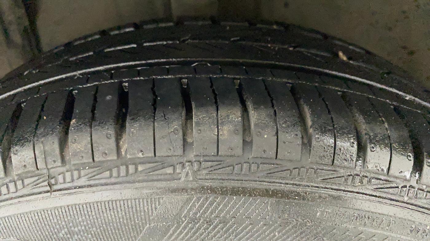 2014 Toyota Etios G, Petrol, Manual, 57,903 km, Left Front Tyre Tread