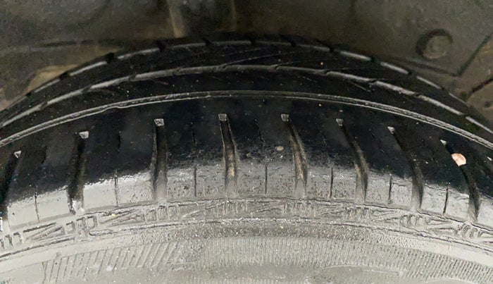 2014 Toyota Etios G, Petrol, Manual, 57,903 km, Right Rear Tyre Tread