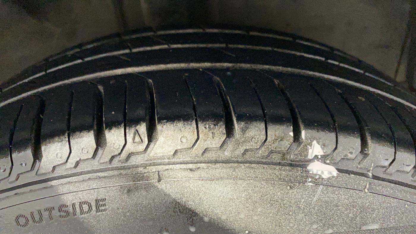2014 Toyota Etios G, Petrol, Manual, 57,903 km, Right Front Tyre Tread