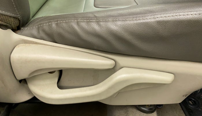 2014 Toyota Etios G, Petrol, Manual, 57,903 km, Driver Side Adjustment Panel