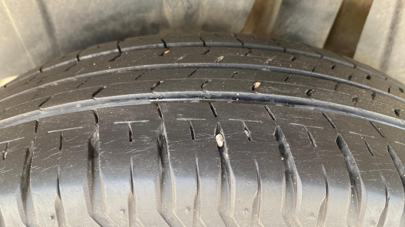 2022 Maruti XL6 ZETA AT, Petrol, Automatic, 29,013 km, Left Rear Tyre Tread