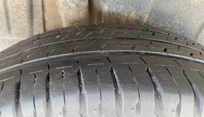 2022 Maruti XL6 ZETA AT, Petrol, Automatic, 28,712 km, Right Rear Tyre Tread