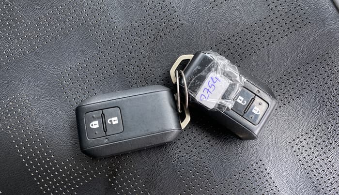 2022 Maruti XL6 ZETA AT, Petrol, Automatic, 28,712 km, Key Close Up