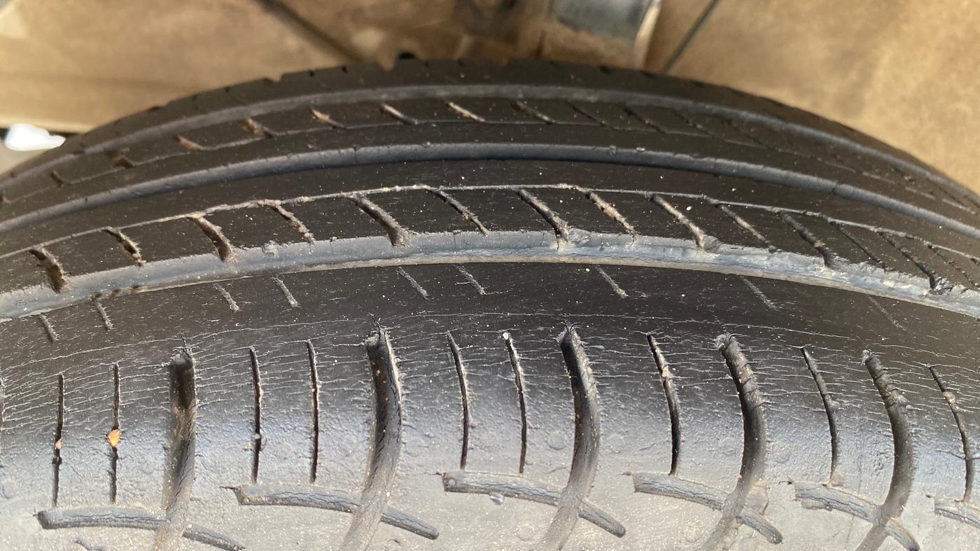 2022 Maruti XL6 ZETA AT, Petrol, Automatic, 29,013 km, Left Front Tyre Tread