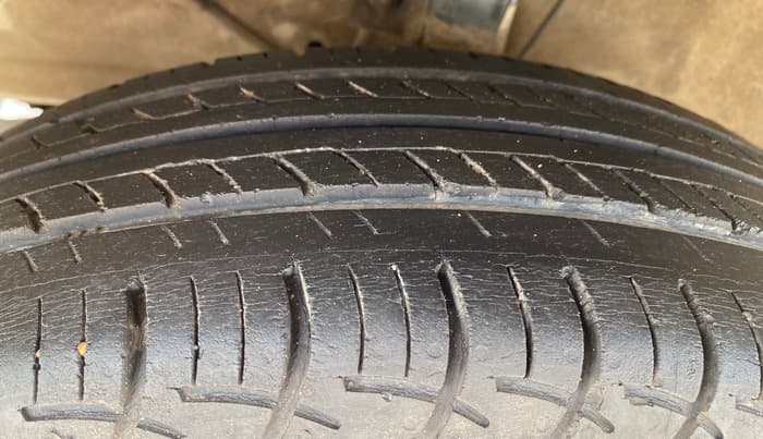 2022 Maruti XL6 ZETA AT, Petrol, Automatic, 28,712 km, Left Front Tyre Tread