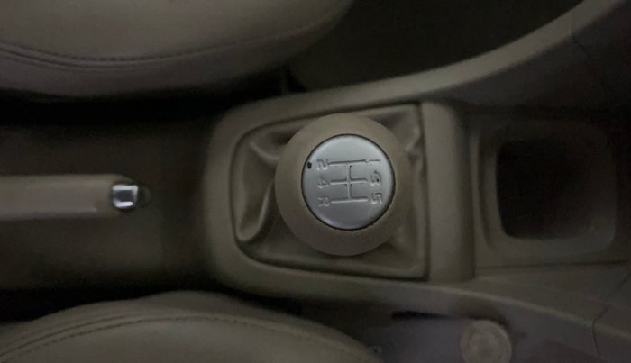 2015 Maruti Swift Dzire VXI, Petrol, Manual, 43,581 km, Gear Lever