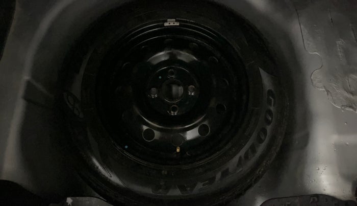 2015 Maruti Swift Dzire VXI, Petrol, Manual, 43,581 km, Spare Tyre