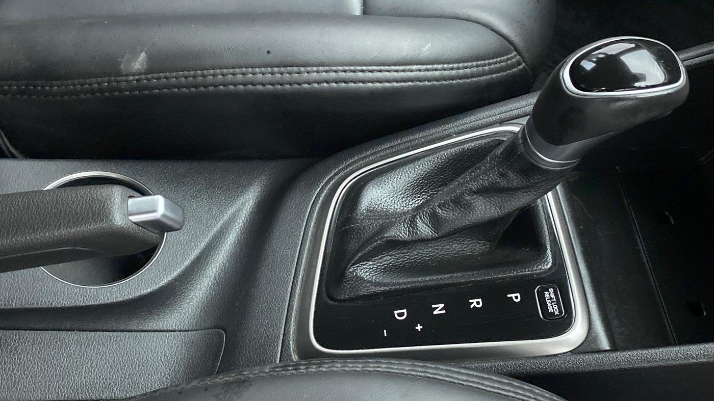 2019 Hyundai Verna 1.6 VTVT SX + AT, Petrol, Automatic, 31,573 km, Gear Lever