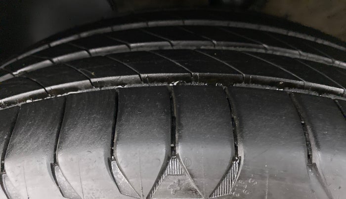 2019 Hyundai Verna 1.6 VTVT SX + AT, Petrol, Automatic, 31,573 km, Left Front Tyre Tread