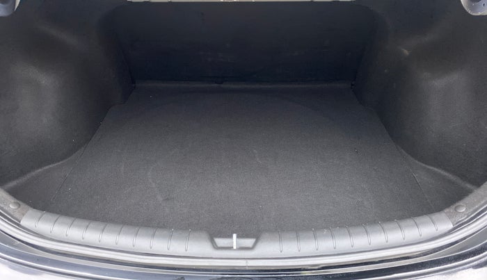 2019 Hyundai Verna 1.6 VTVT SX + AT, Petrol, Automatic, 31,573 km, Boot Inside