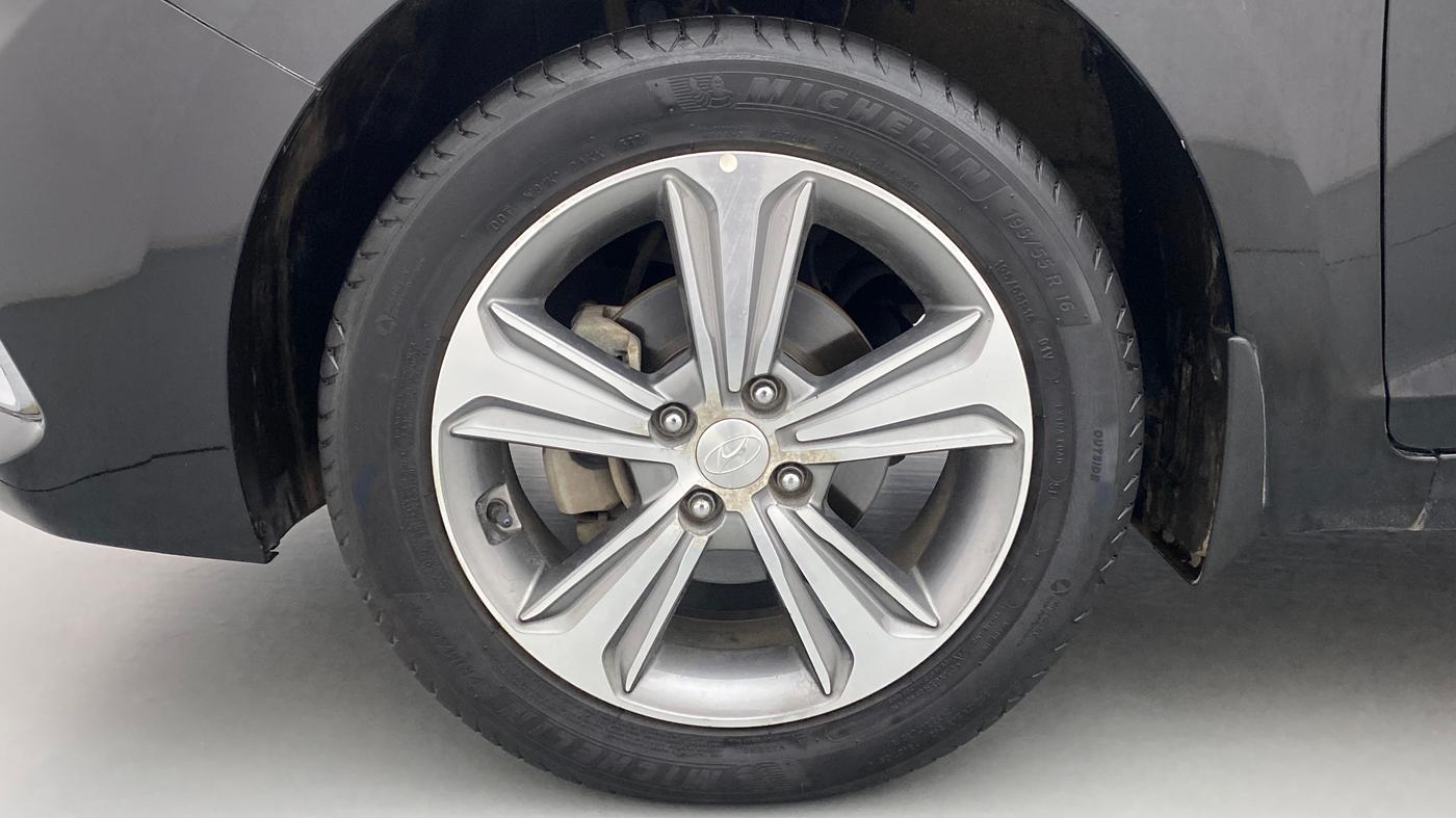 2019 Hyundai Verna 1.6 VTVT SX + AT, Petrol, Automatic, 31,573 km, Left Front Wheel