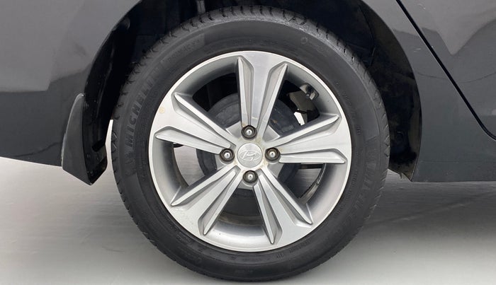 2019 Hyundai Verna 1.6 VTVT SX + AT, Petrol, Automatic, 31,573 km, Right Rear Wheel