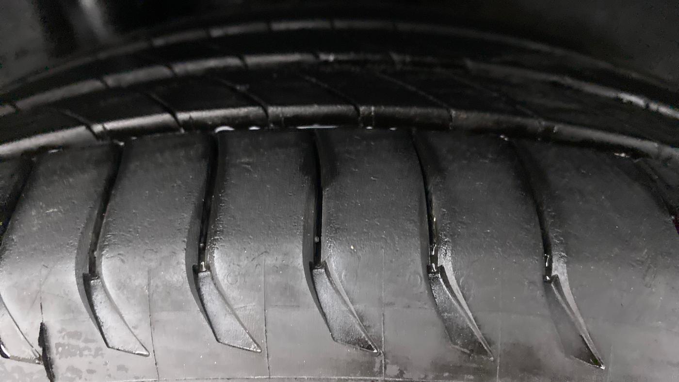 2019 Hyundai Verna 1.6 VTVT SX + AT, Petrol, Automatic, 31,573 km, Right Rear Tyre Tread
