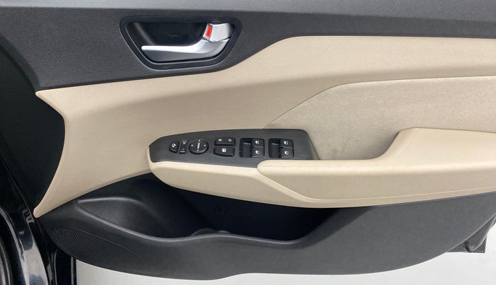 2019 Hyundai Verna 1.6 VTVT SX + AT, Petrol, Automatic, 31,573 km, Driver Side Door Panels Control