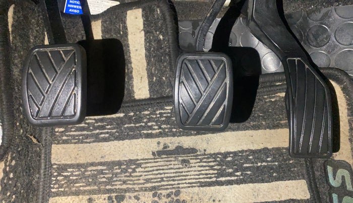 2017 Maruti S Cross ZETA 1.3, Diesel, Manual, 1,16,289 km, Pedals