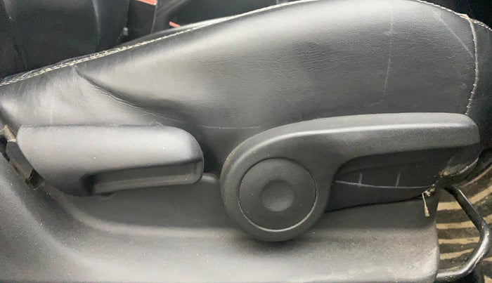 2017 Maruti S Cross ZETA 1.3, Diesel, Manual, 1,16,289 km, Driver Side Adjustment Panel