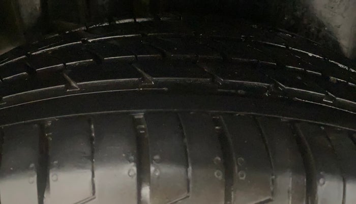 2017 Maruti S Cross ZETA 1.3, Diesel, Manual, 1,16,289 km, Right Rear Tyre Tread