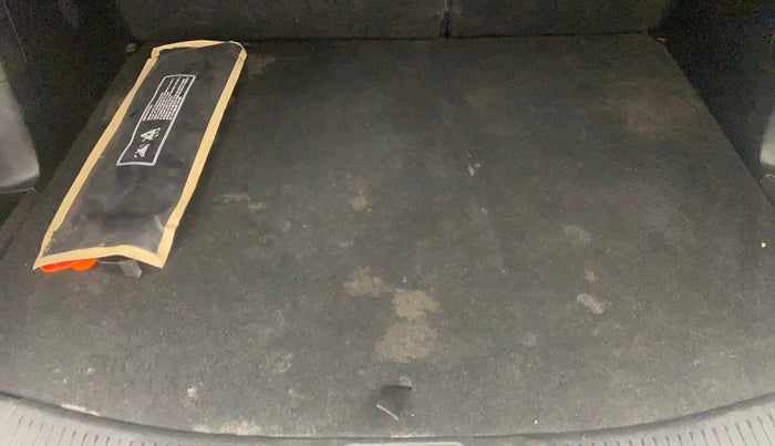 2017 Maruti S Cross ZETA 1.3, Diesel, Manual, 1,16,289 km, Boot Inside