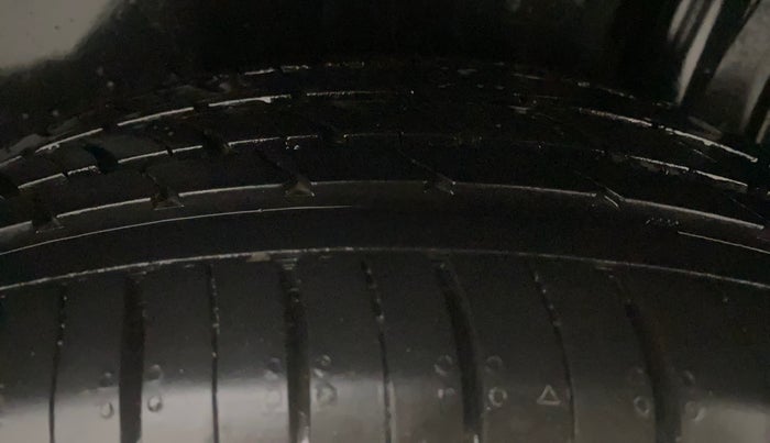 2017 Maruti S Cross ZETA 1.3, Diesel, Manual, 1,16,289 km, Left Rear Tyre Tread