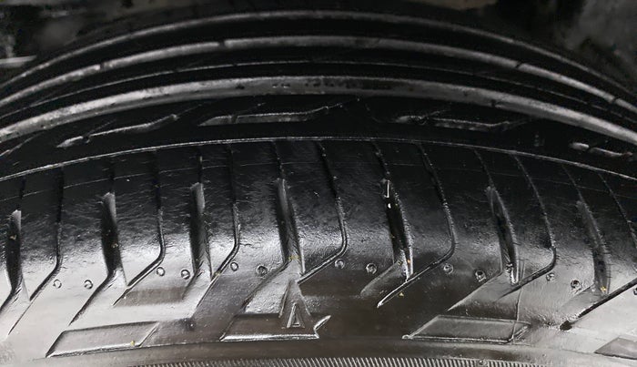 2018 Toyota Corolla Altis G CVT PETROL, Petrol, Automatic, 19,324 km, Right Rear Tyre Tread