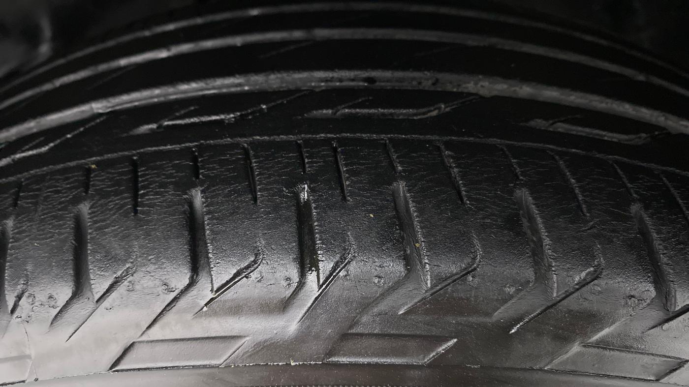 2018 Toyota Corolla Altis G CVT PETROL, Petrol, Automatic, 19,324 km, Left Front Tyre Tread