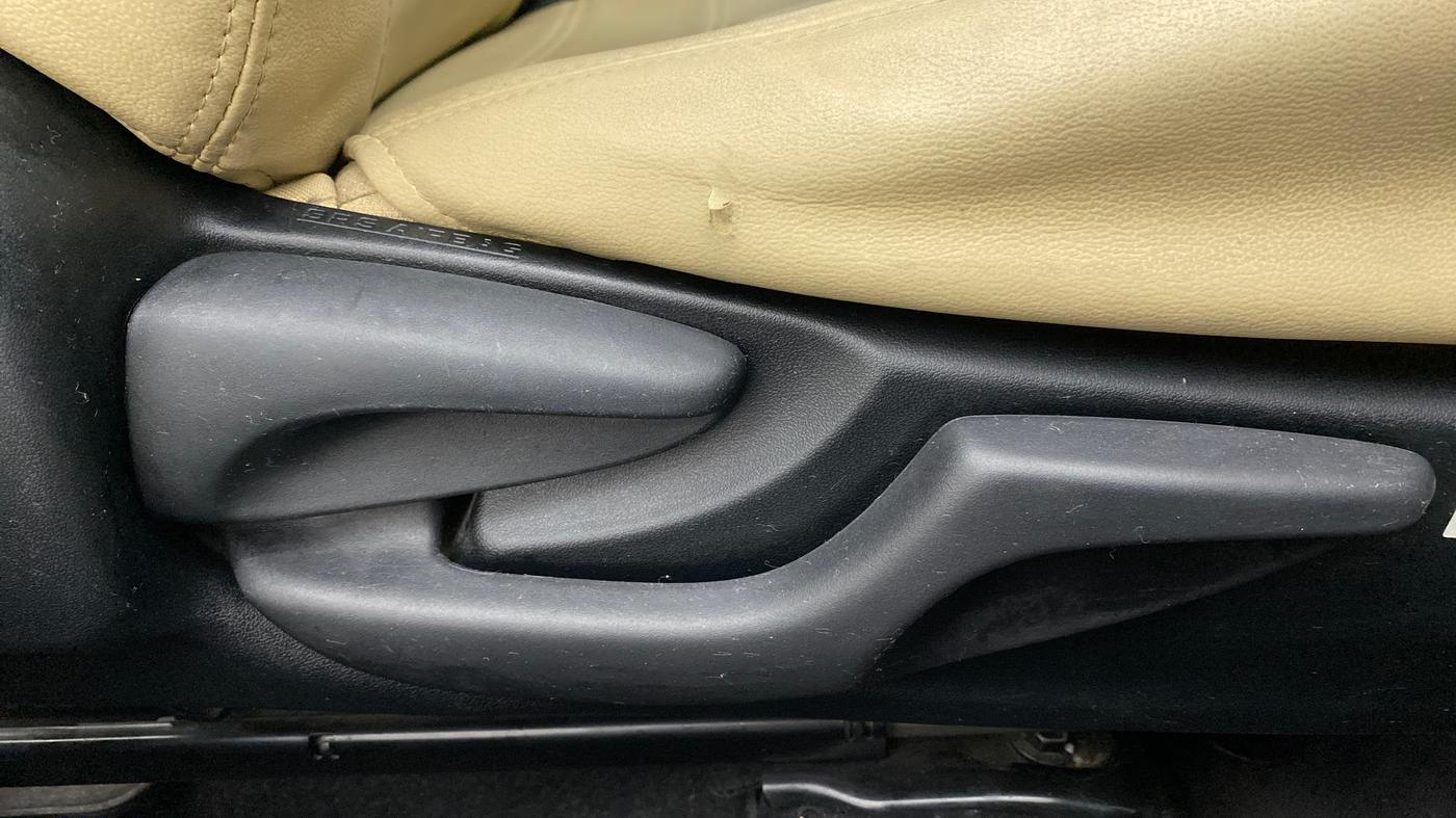 2018 Toyota Corolla Altis G CVT PETROL, Petrol, Automatic, 19,324 km, Driver Side Adjustment Panel