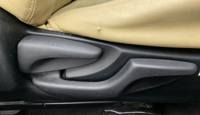 2018 Toyota Corolla Altis G CVT PETROL, Petrol, Automatic, 19,324 km, Driver Side Adjustment Panel