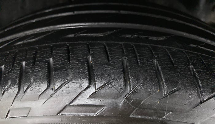 2018 Toyota Corolla Altis G CVT PETROL, Petrol, Automatic, 19,324 km, Right Front Tyre Tread