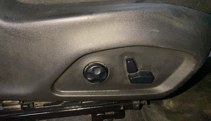 2020 Jeep Compass LIMITED PLUS PETROL AT, Petrol, Automatic, 40,079 km, Driver Side Adjustment Panel