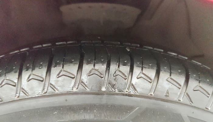 2013 Hyundai i20 SPORTZ 1.2, Petrol, Manual, 70,756 km, Right Front Tyre Tread